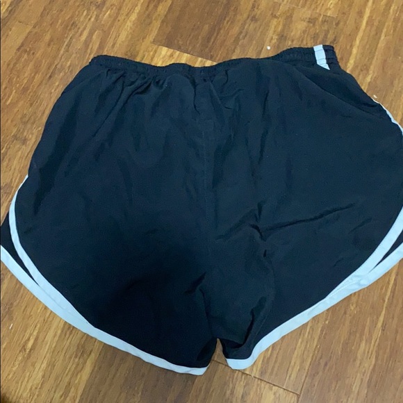 Nike classic shorts - Picture 4 of 4